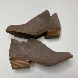 Lucky Brand suede booties. Sz 6.5